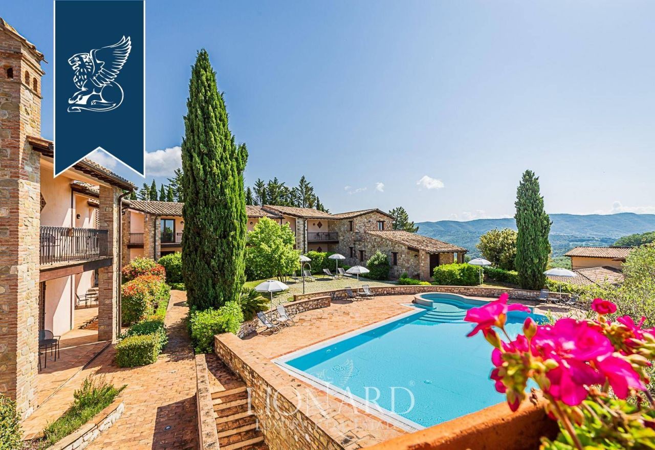 Casa en Collazzone, Italia, 5 800 m² - imagen 5