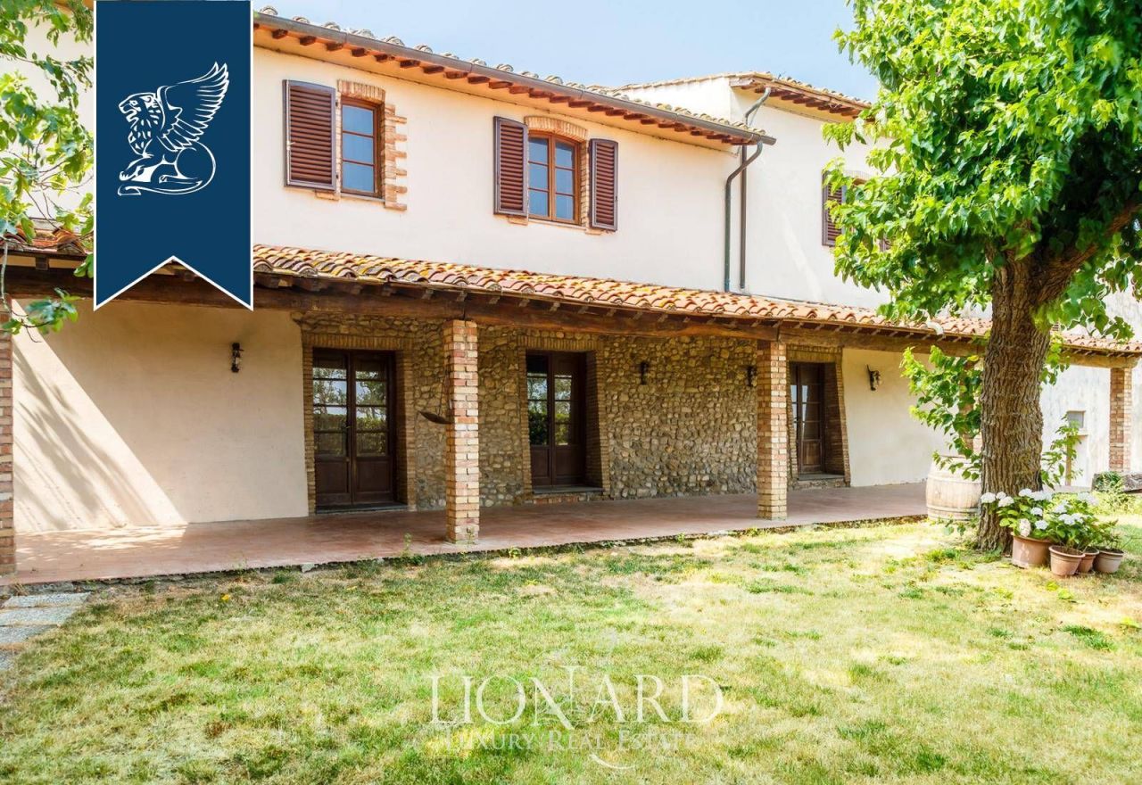 Granja en Montespertoli, Italia, 837 m² - imagen 5