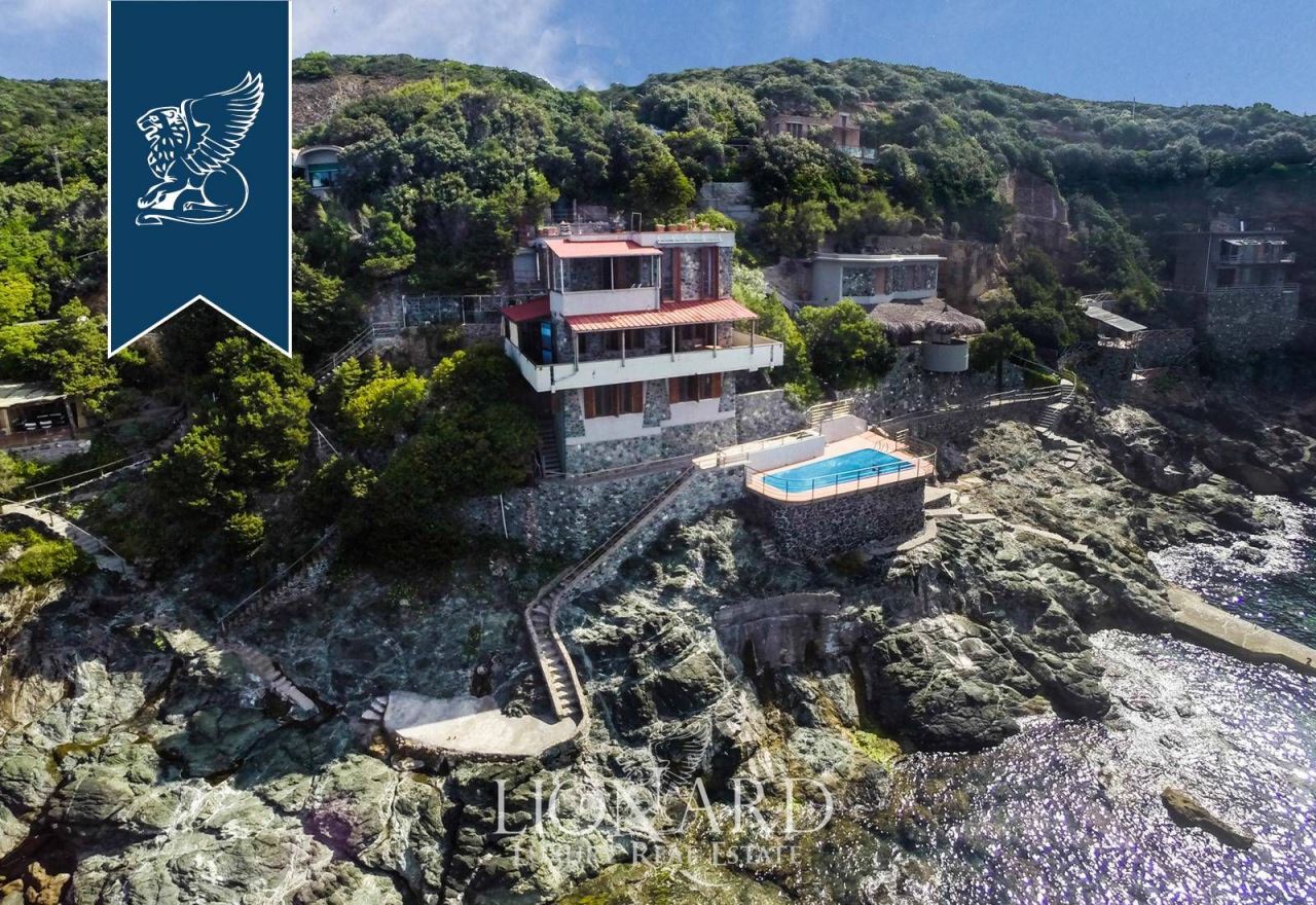 Villa in Rosignano Marittimo, Italy, 357 m² - picture 5