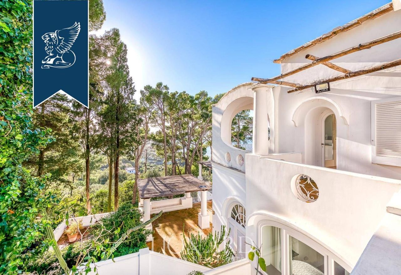 Villa à Naples, Italie, 430 m² - image 5