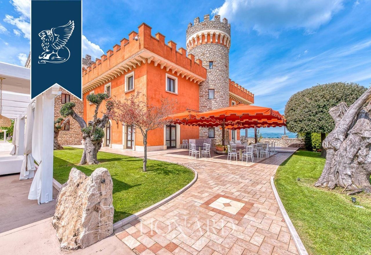 Castle in Avellino, Italy, 6 000 m² - picture 5