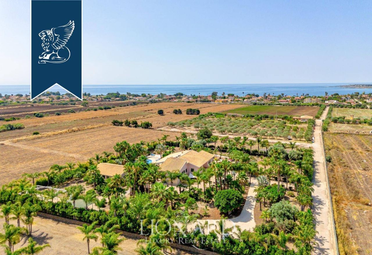 Villa en Siracusa, Italia, 880 m² - imagen 4