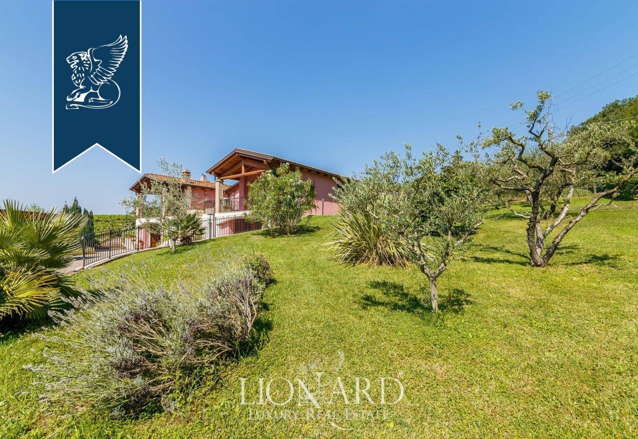 Farm in Fano, Italy, 600 m² - picture 4