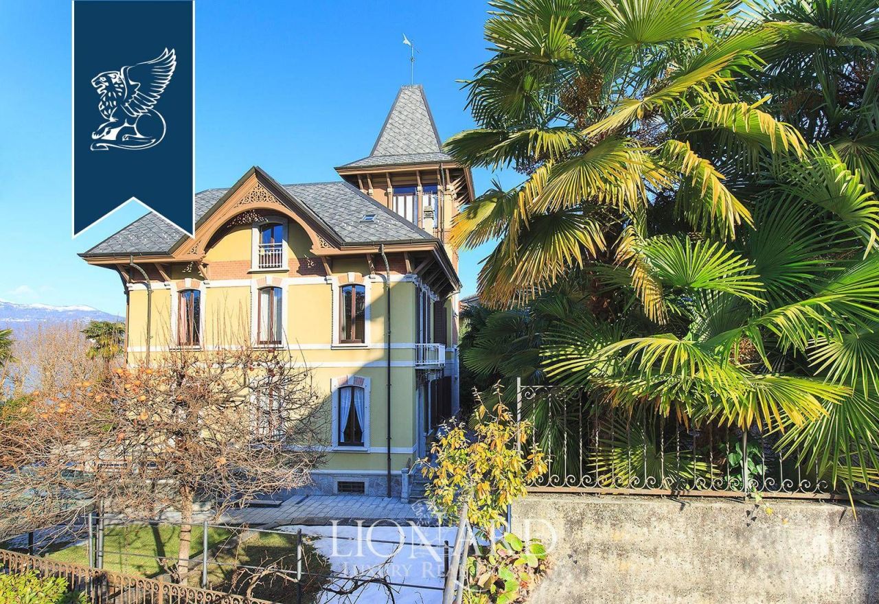 Villa en Porto Valtravaglia, Italia, 2 000 m² - imagen 4