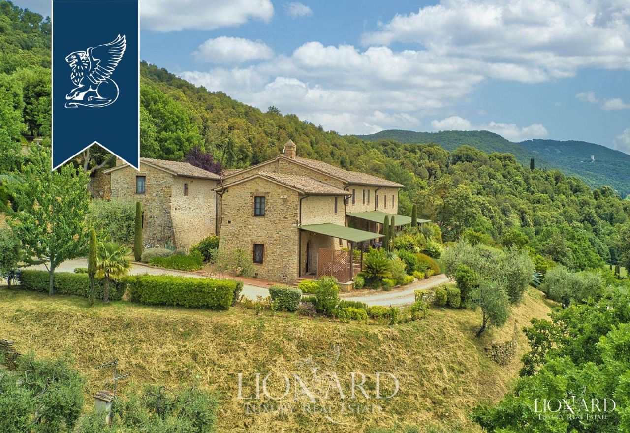 Granja en Siena, Italia, 850 m² - imagen 4