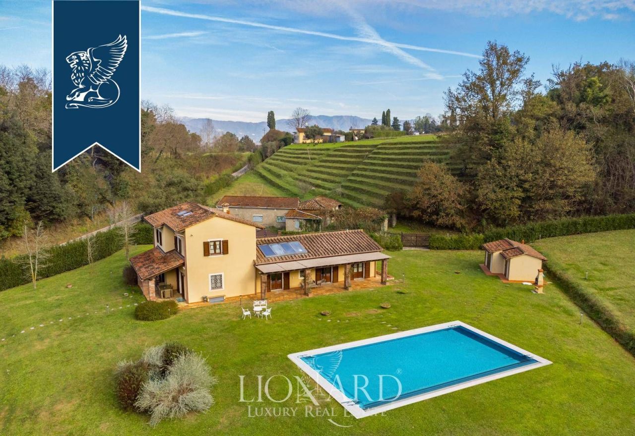 Villa à Lucques, Italie, 450 m² - image 4