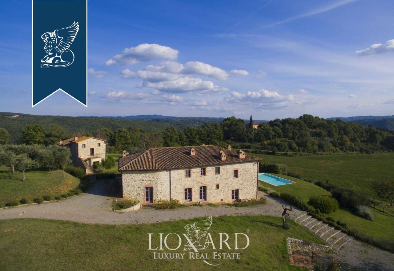 Granja en Montegabbione, Italia, 1 000 m² - imagen 4