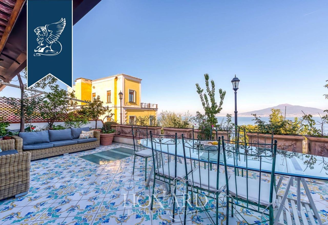 Villa a Napoli, Italia, 260 m² - foto 4