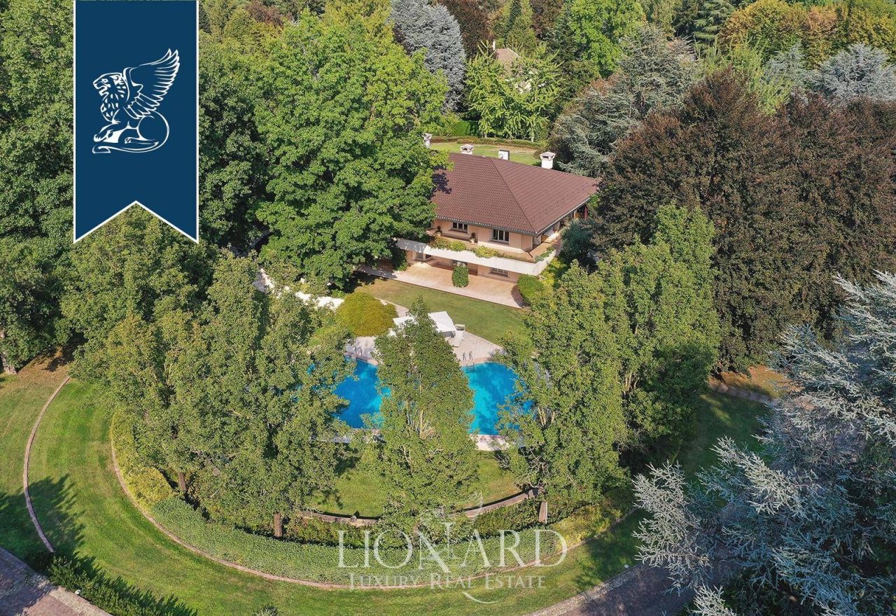 Villa en Casatenovo, Italia, 1 100 m² - imagen 4