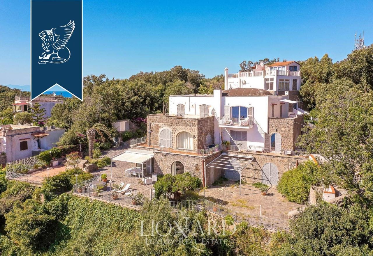 Villa a Napoli, Italia, 385 m² - foto 4