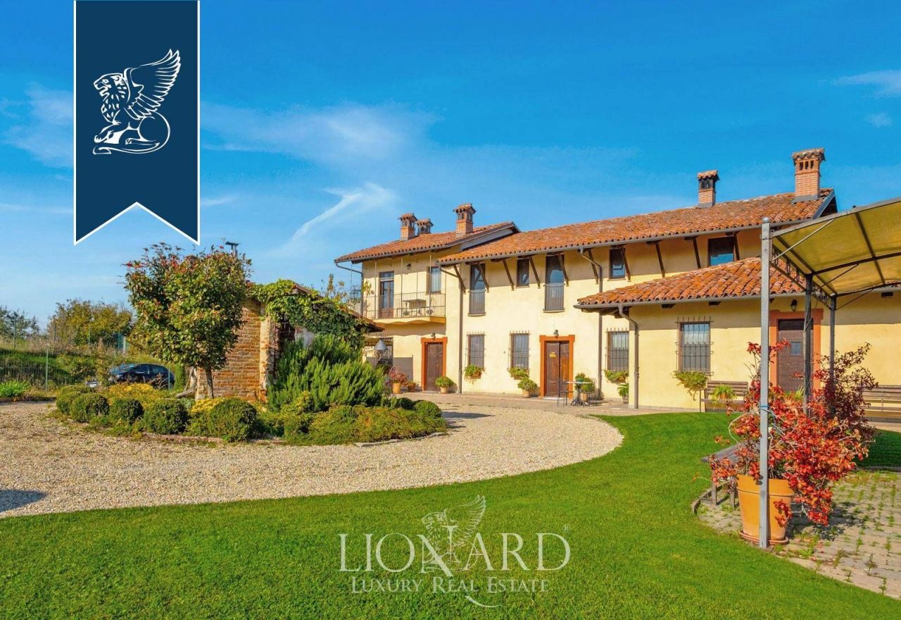 Villa in Cuneo, Italy, 700 m² - picture 4