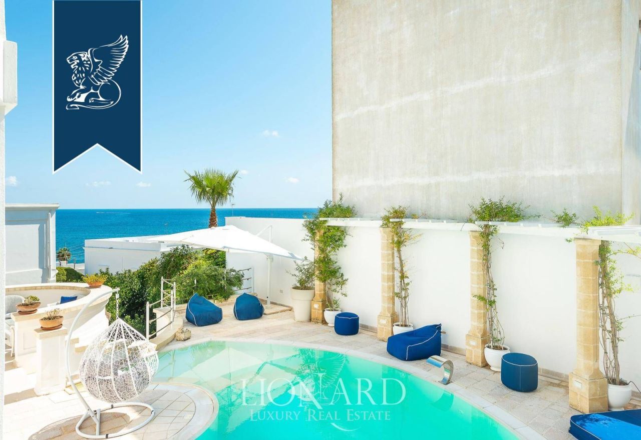 Villa en Lecce, Italia, 350 m² - imagen 4