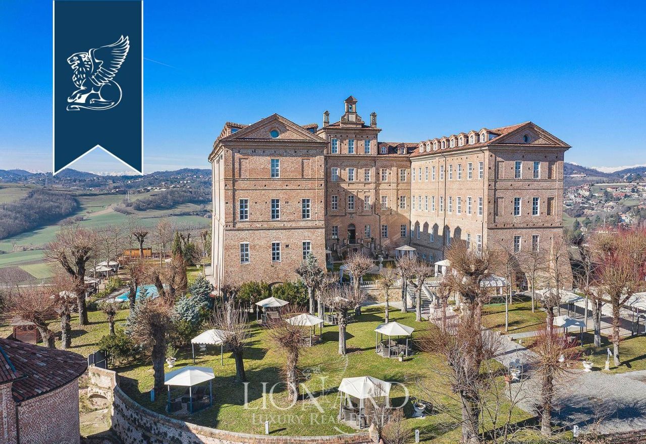 Castillo en Turín, Italia, 10 550 m² - imagen 4