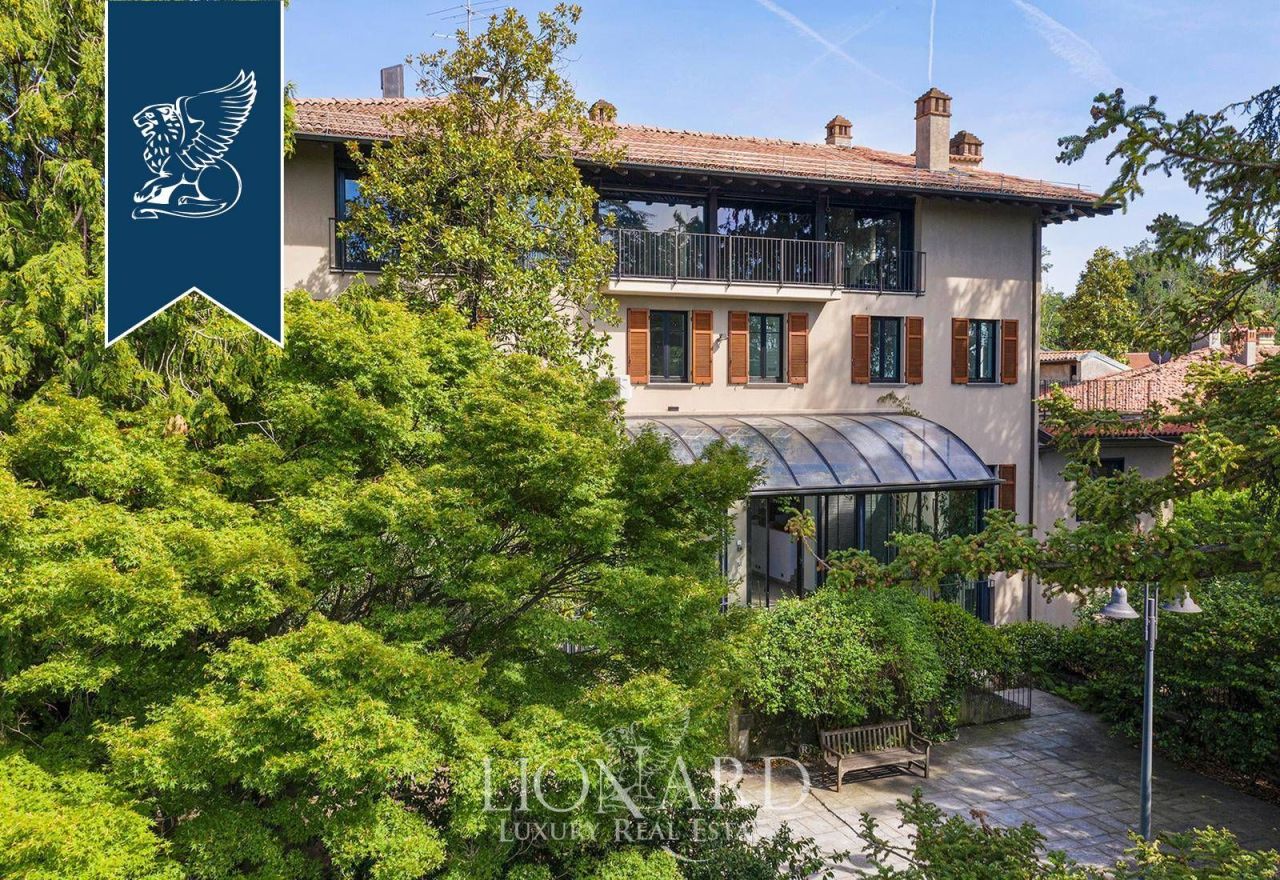 Villa a Varese, Italia, 622 m² - foto 5