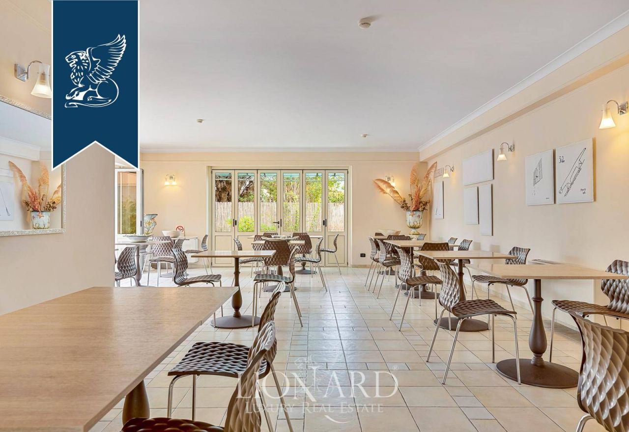 Hotel in Forte dei Marmi, Italy, 1 000 m² - picture 6