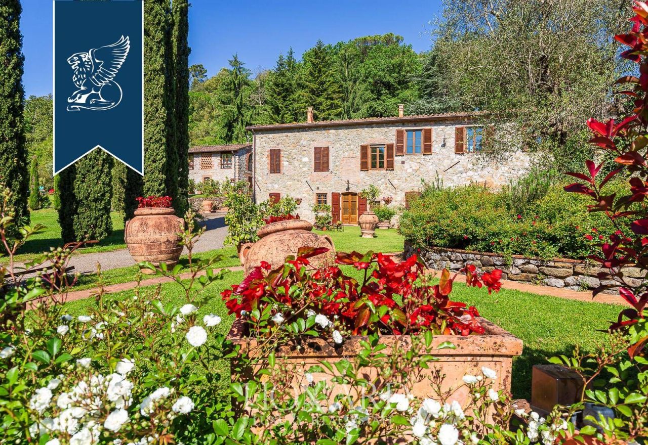 Farm in Lucca, Italy, 900 m² - picture 6