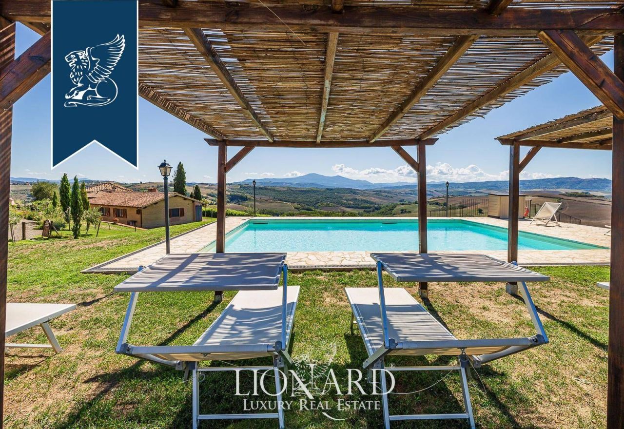 Farm in Montalcino, Italy, 1 800 m² - picture 6