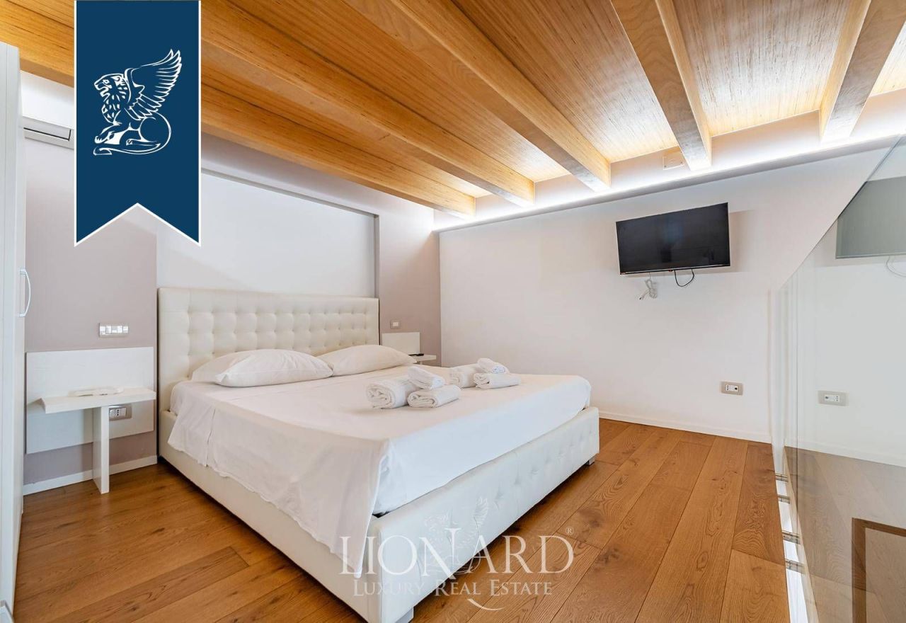 Casa en Monopoli, Italia, 700 m² - imagen 6