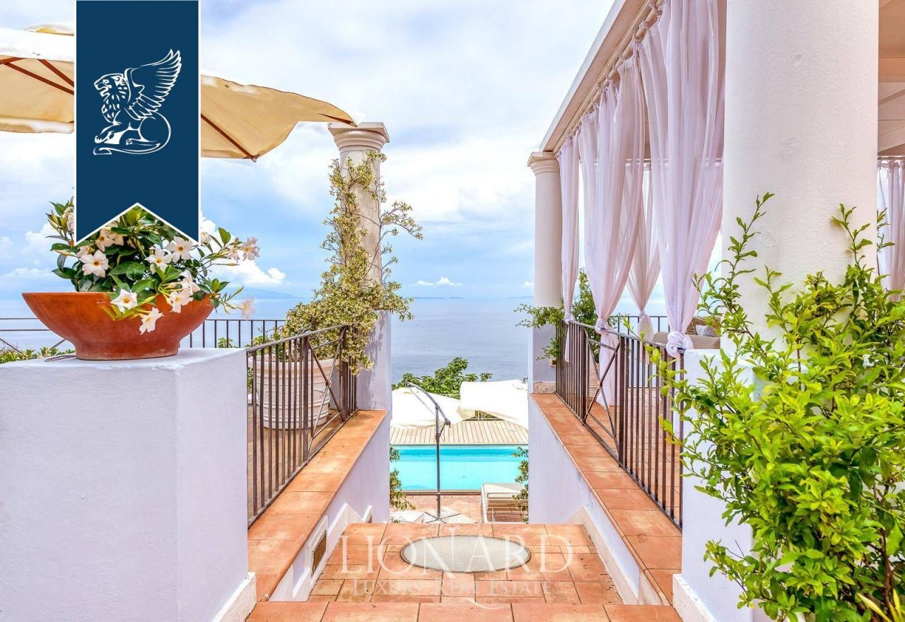 Villa en Nápoles, Italia, 300 m² - imagen 6