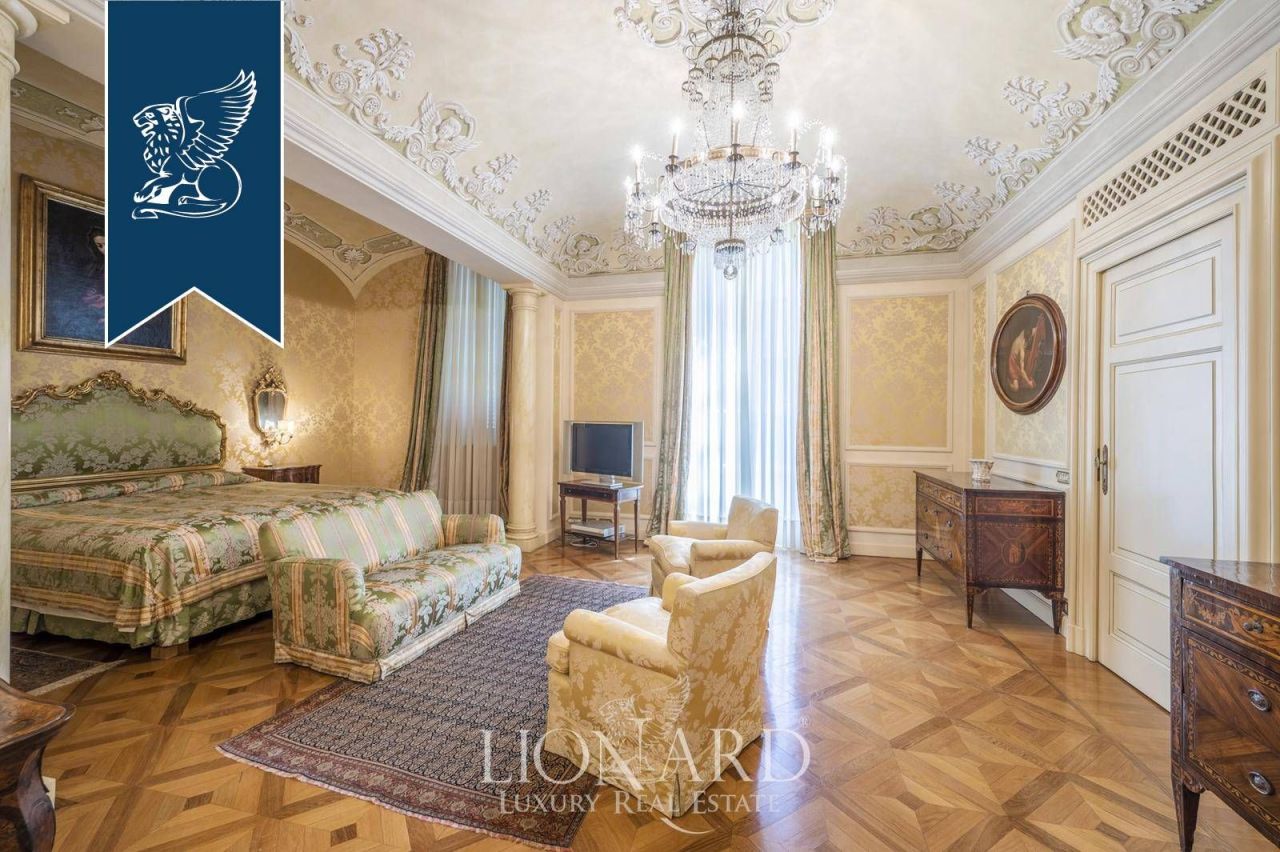 House in Piacenza, Italy, 2 700 m² - picture 6