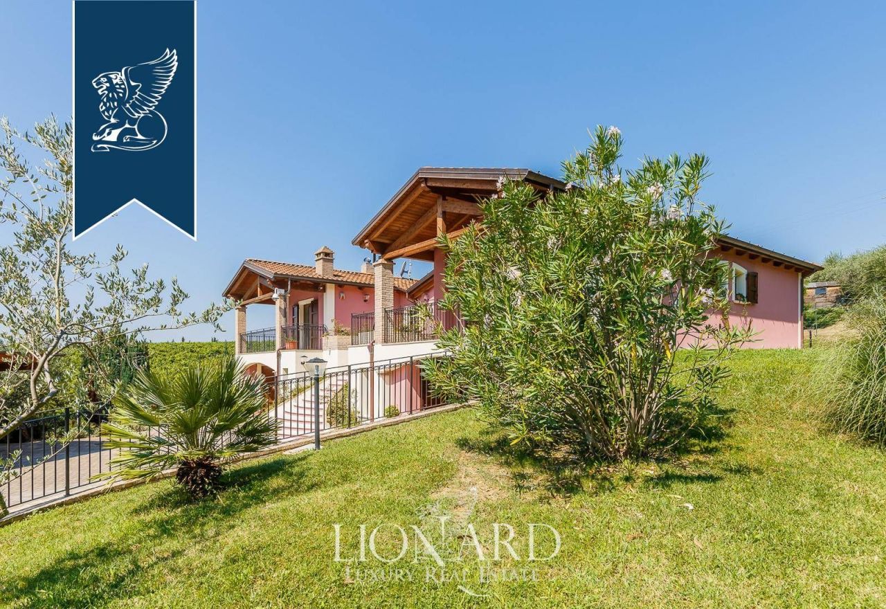 Farm in Fano, Italy, 600 m² - picture 5