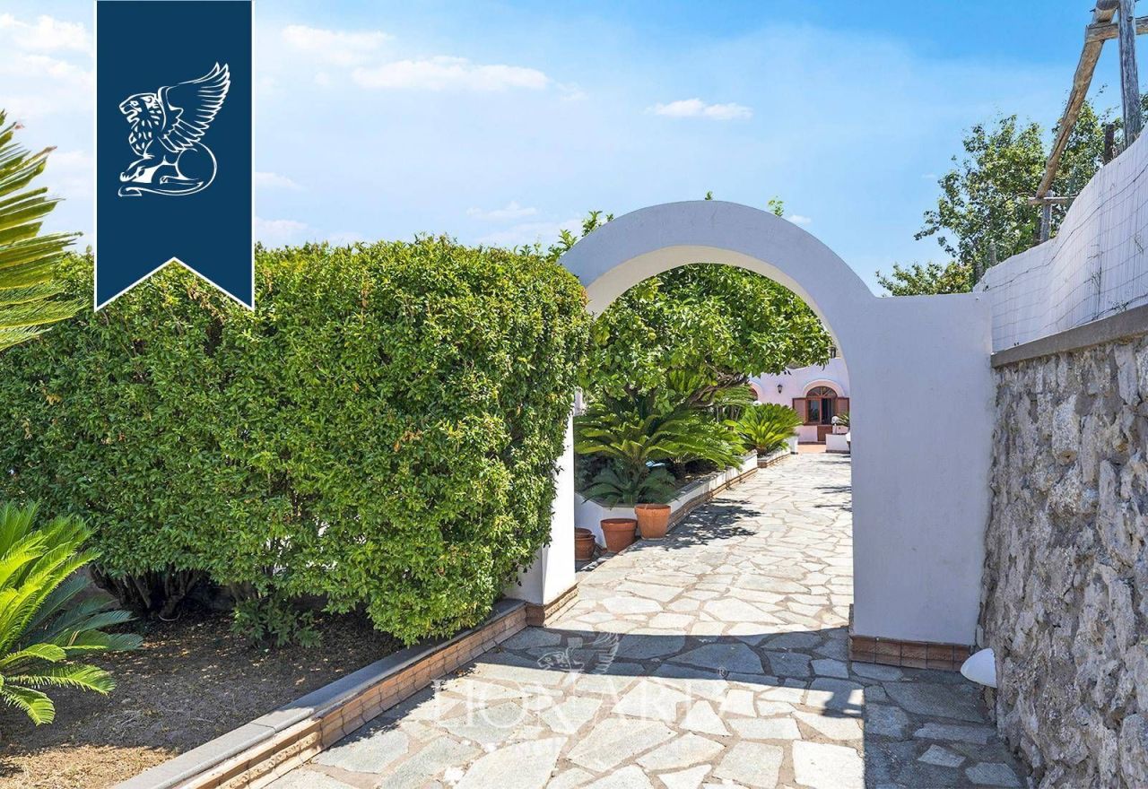 Villa en Nápoles, Italia, 300 m² - imagen 5