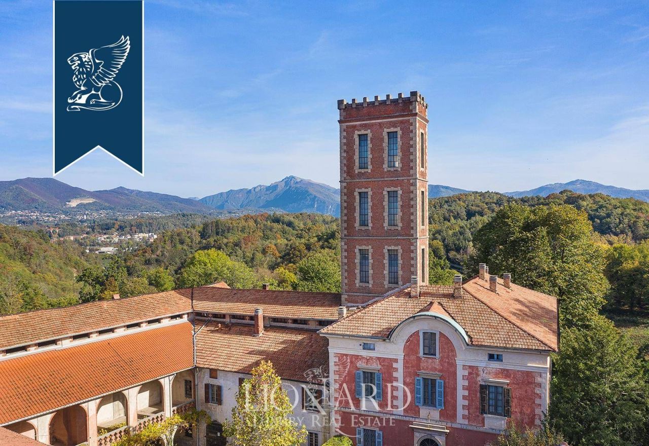 Castle in Varese, Italy, 4 200 m² - picture 6
