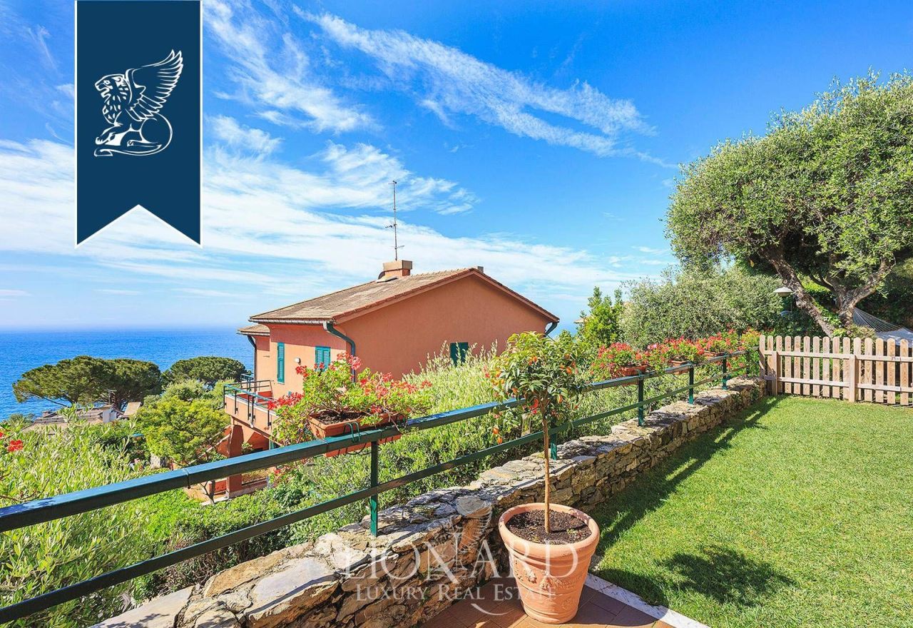 Villa à Gênes, Italie, 300 m² - image 5