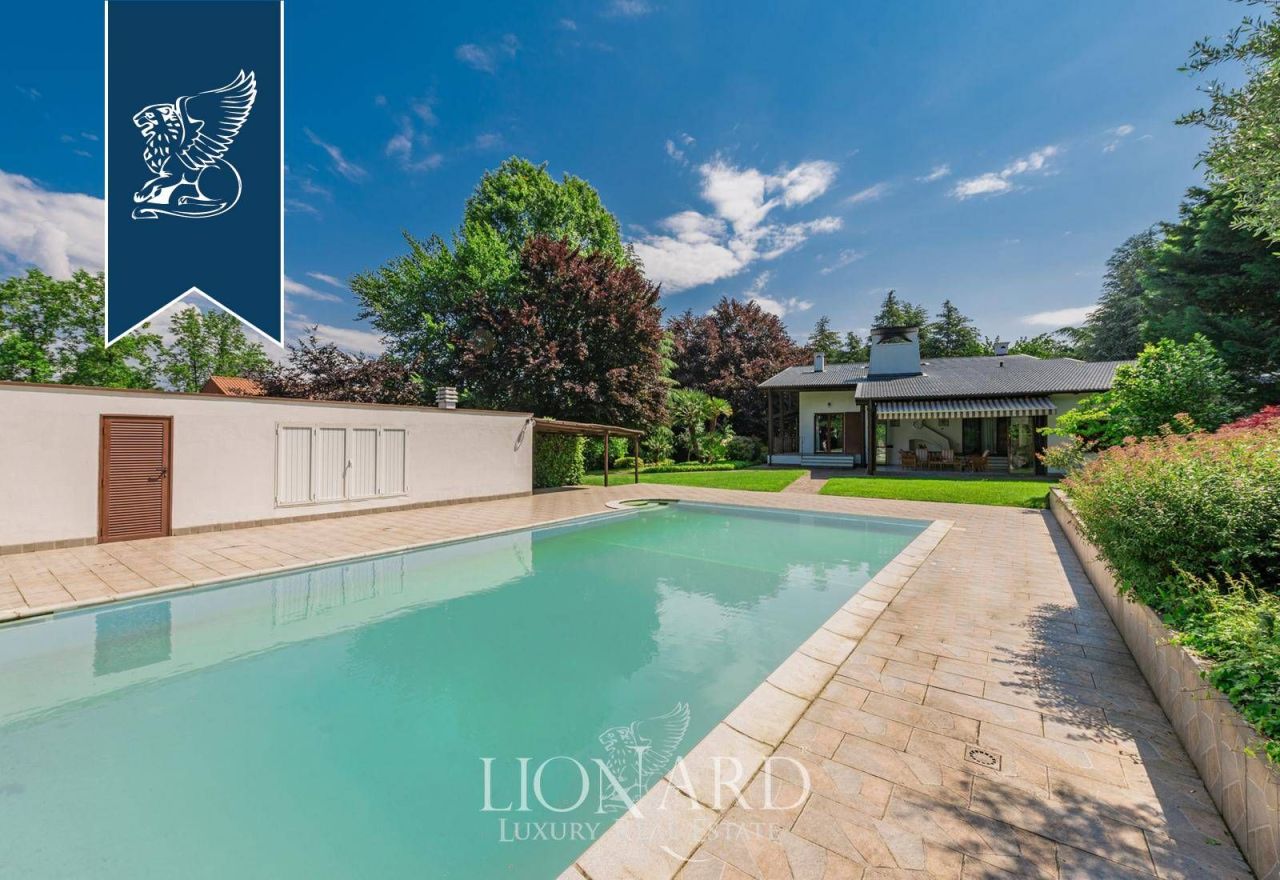 Villa in Lesmo, Italy, 550 m² - picture 5