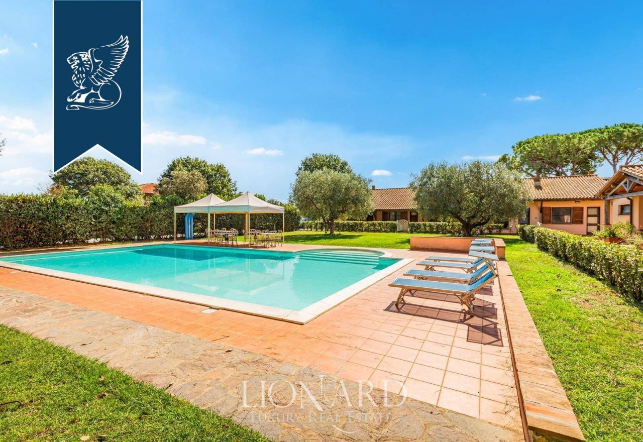 Farm in Orbetello, Italy, 898 m² - picture 5