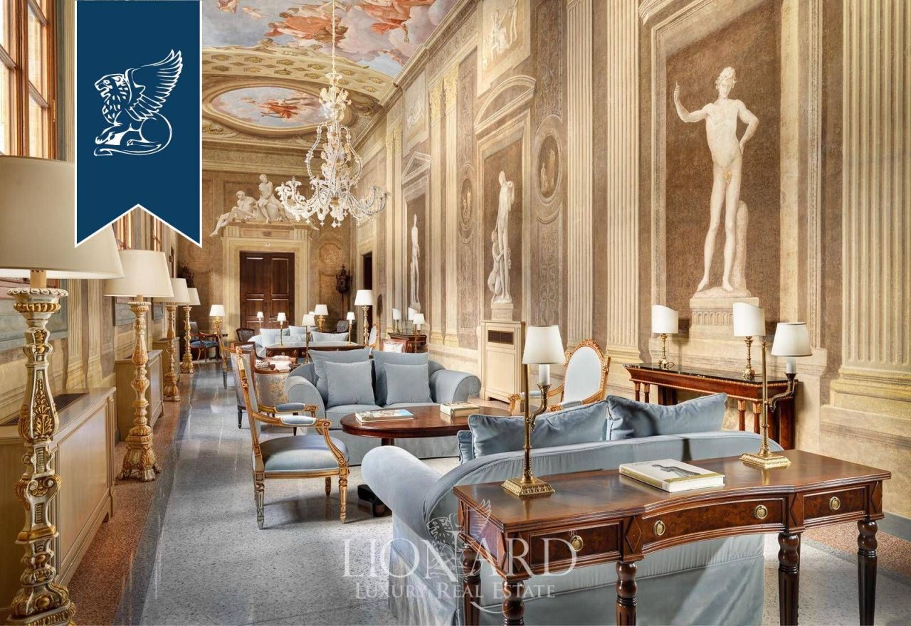 Apartment in Florence, Italy, 147 m² - picture 5