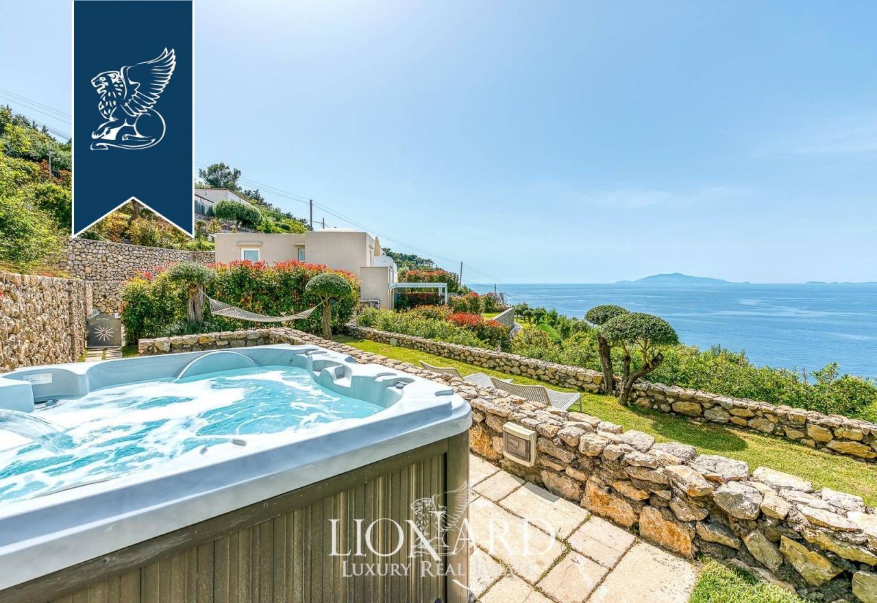 Villa à Naples, Italie, 360 m² - image 5