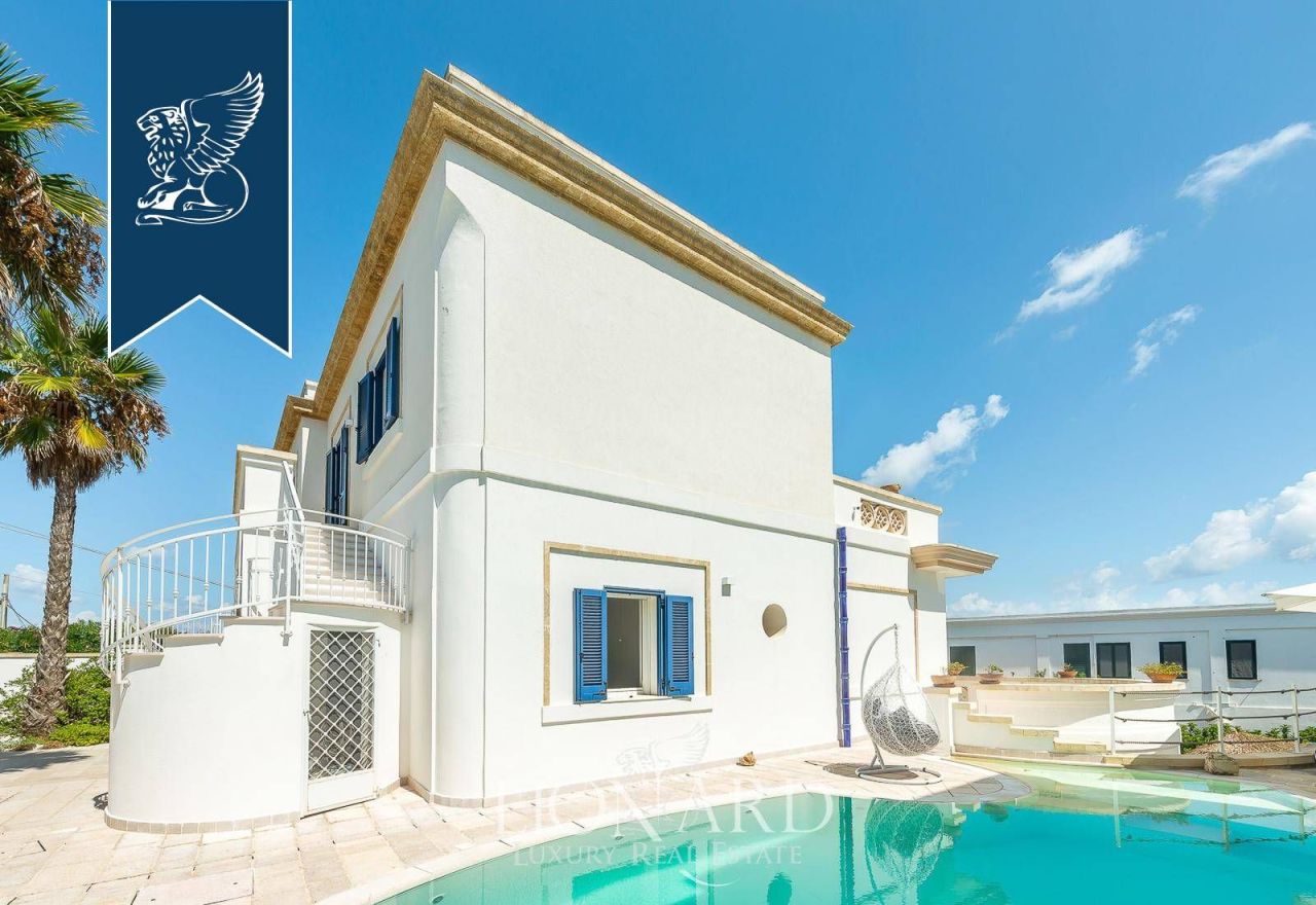 Villa en Lecce, Italia, 350 m² - imagen 5