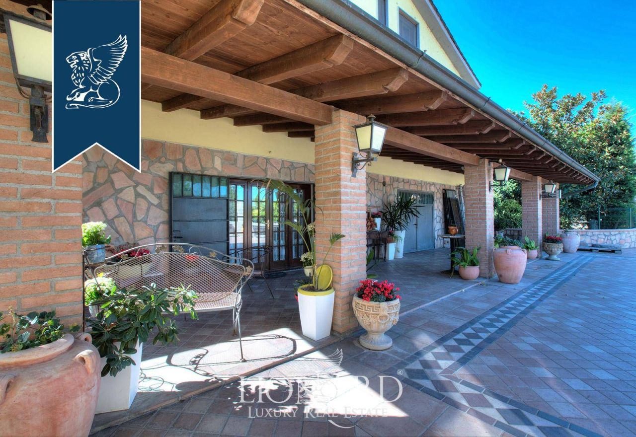 Granja en Pavía, Italia, 580 m² - imagen 5