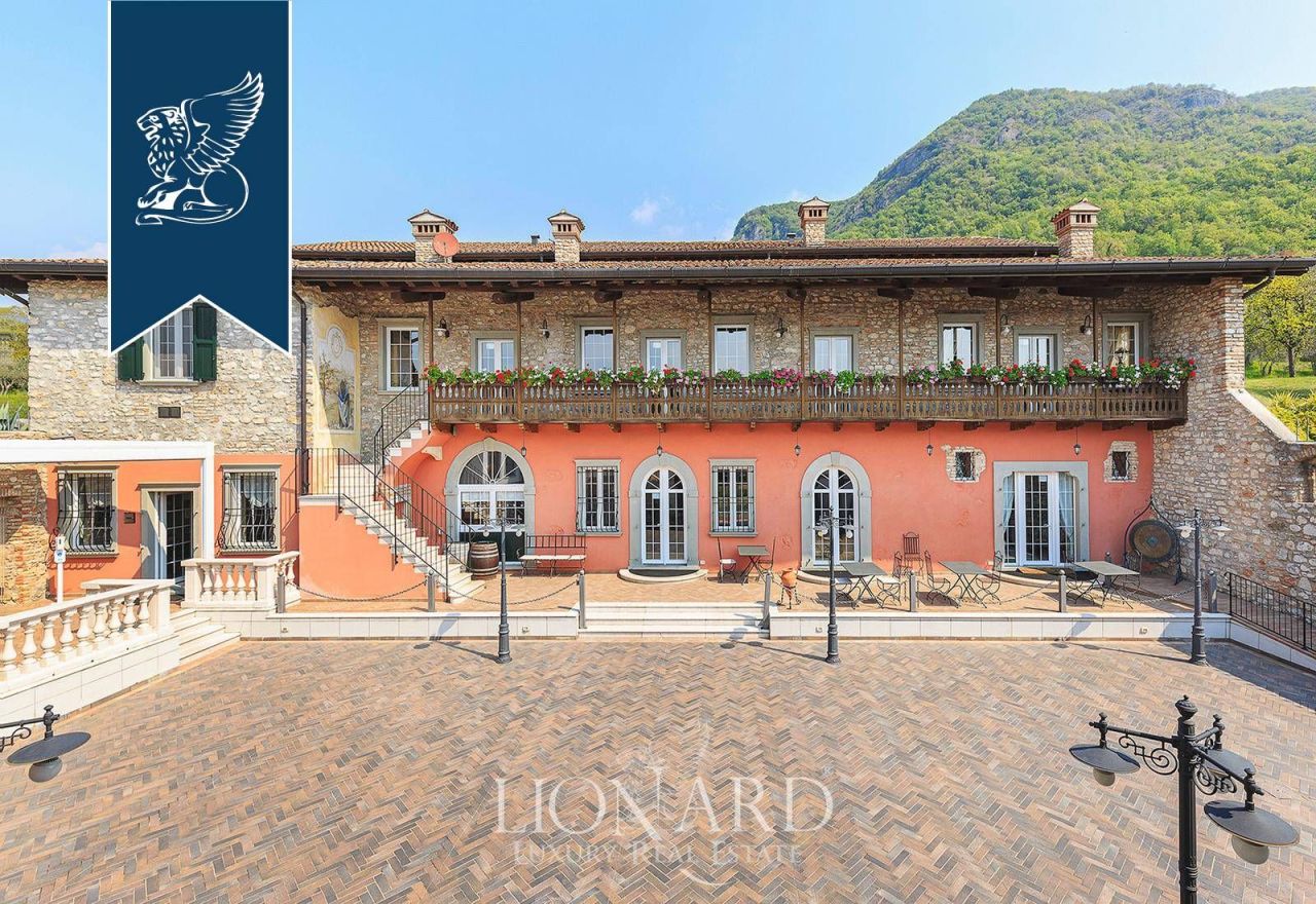 Farm in Salo, Italy, 2 500 m² - picture 6