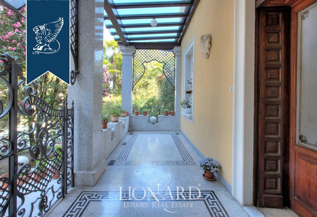 Villa in Lesa, Italy, 400 m² - picture 7