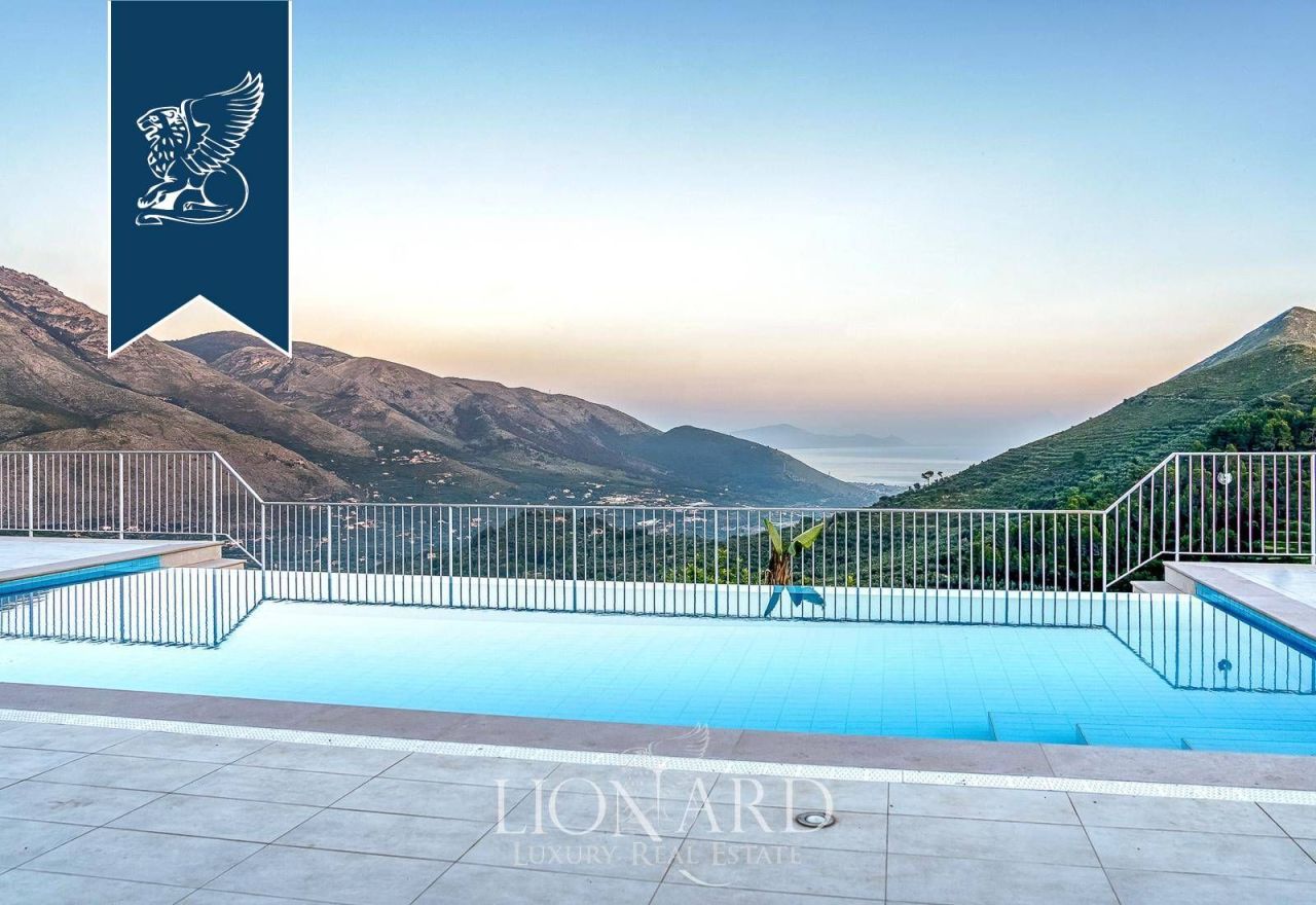 Villa in Latina, Italy, 630 m² - picture 7