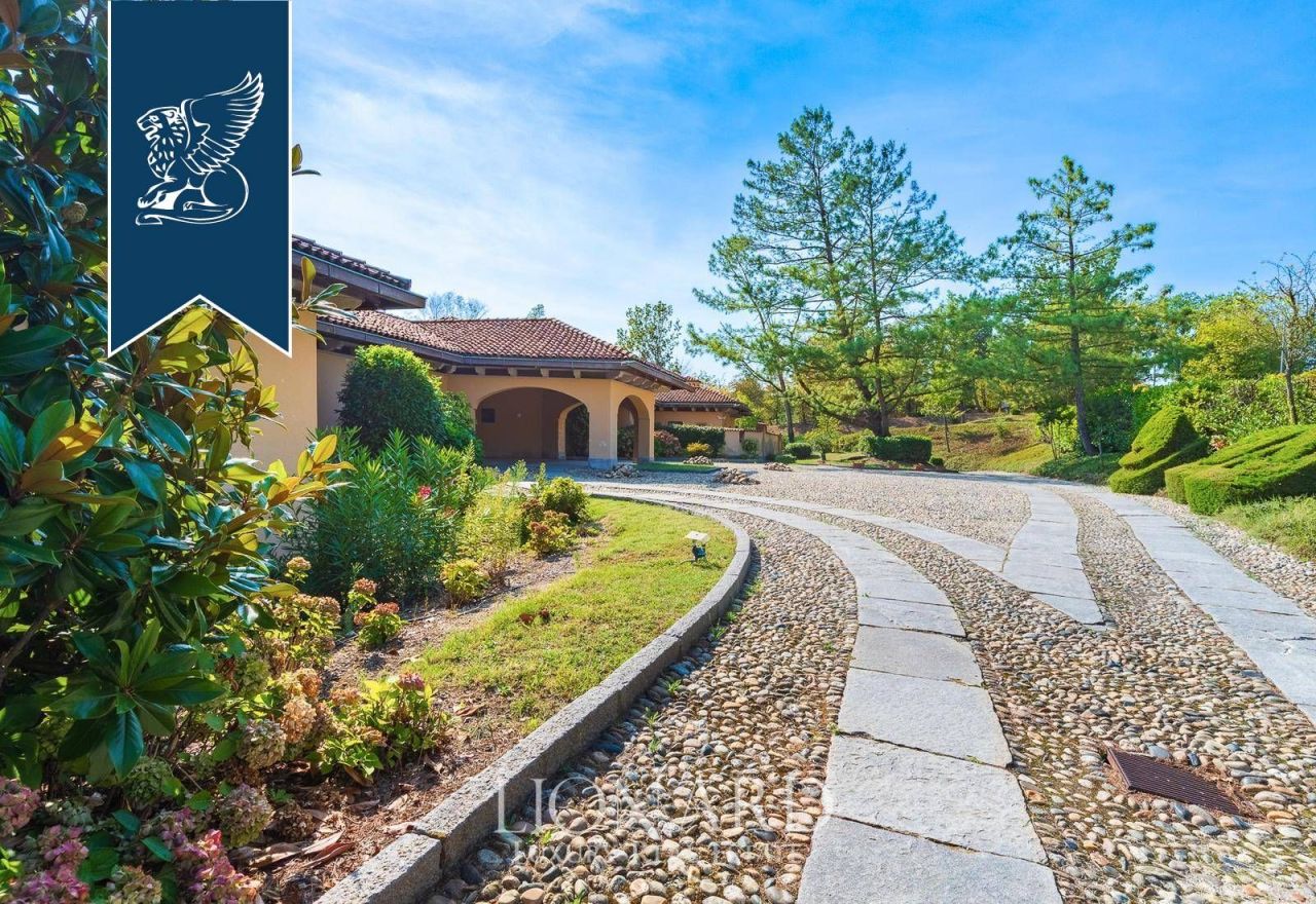 Villa in Alessandria, Italy, 1 800 m² - picture 7