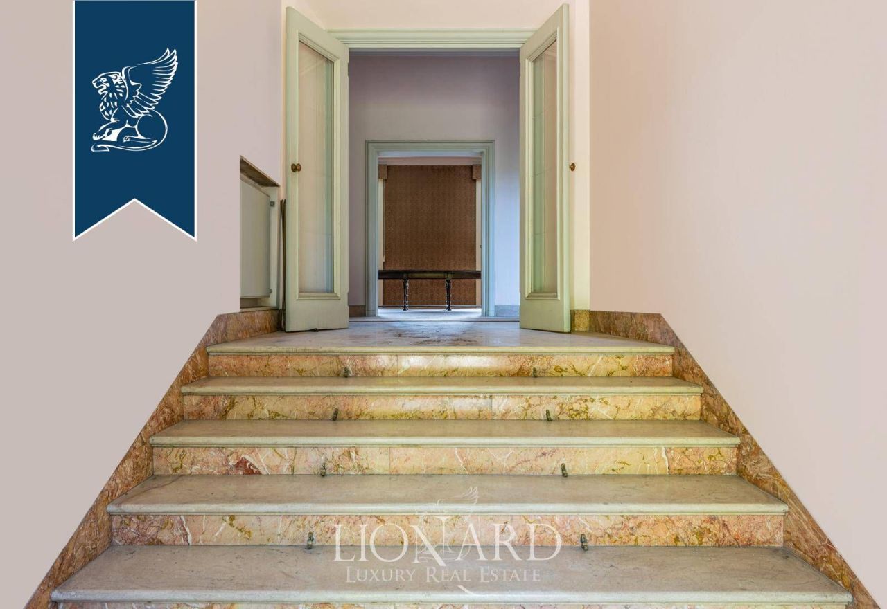 Villa en Bérgamo, Italia, 1 830 m² - imagen 7