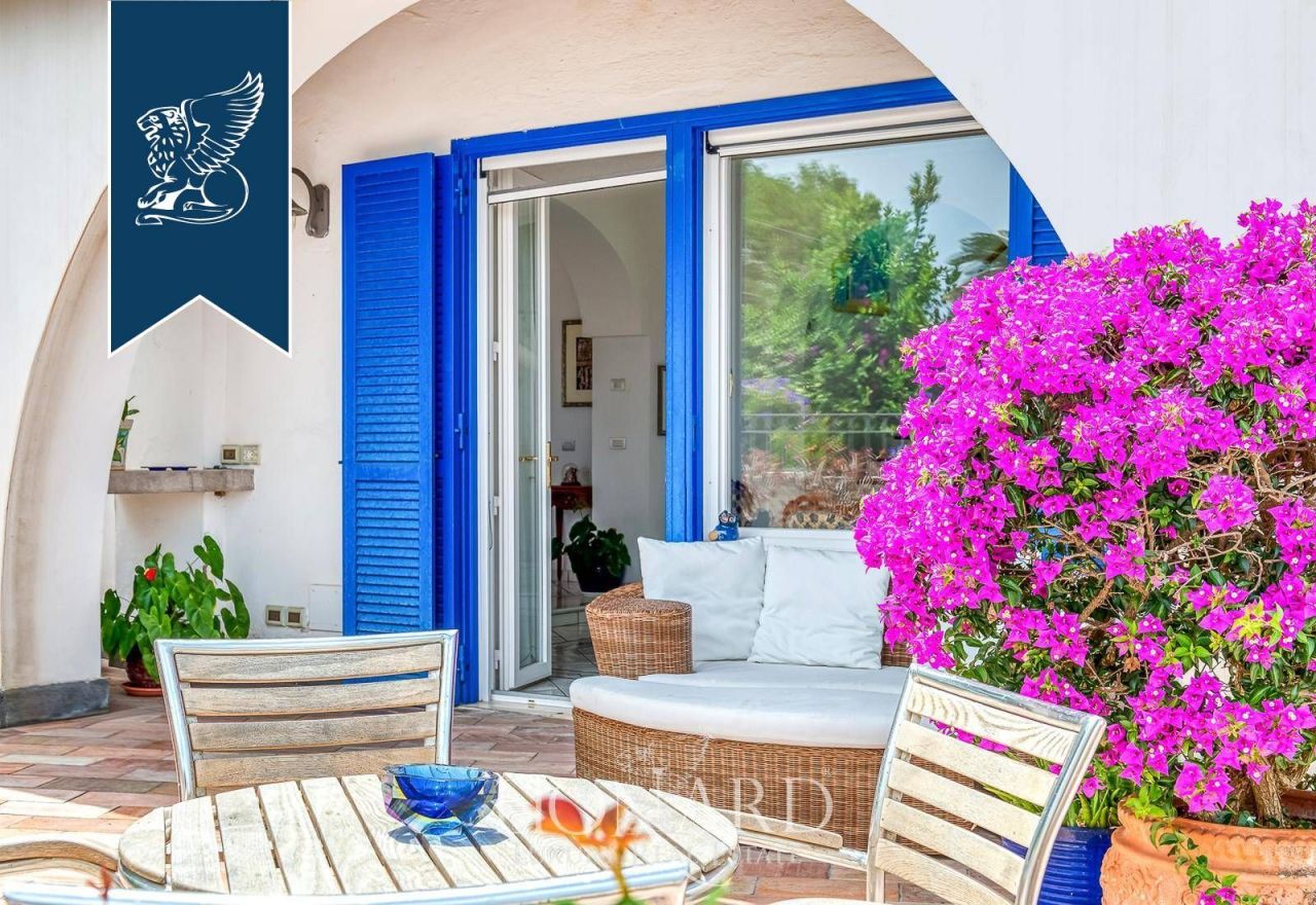 Villa in Naples, Italy, 270 m² - picture 7