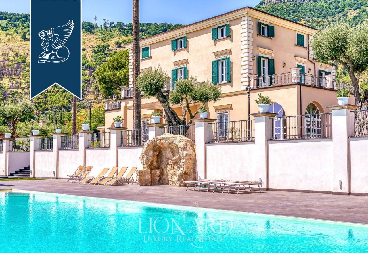 Villa à Salerne, Italie, 1 200 m² - image 7