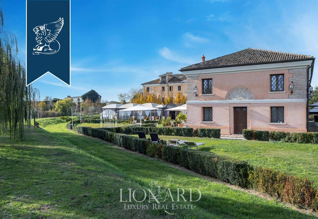 Granja en Rovigo, Italia, 800 m² - imagen 7