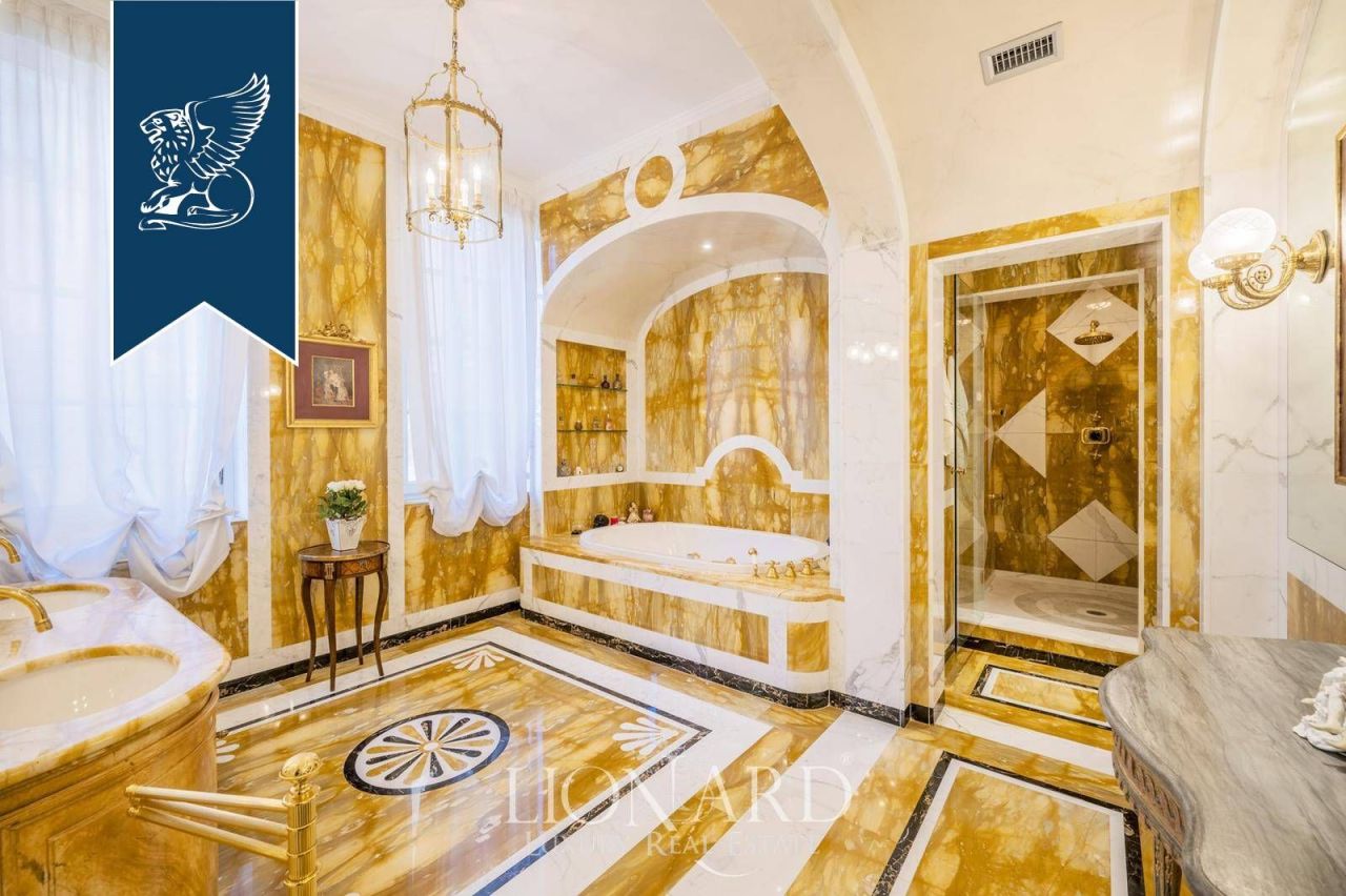 House in Piacenza, Italy, 2 700 m² - picture 7