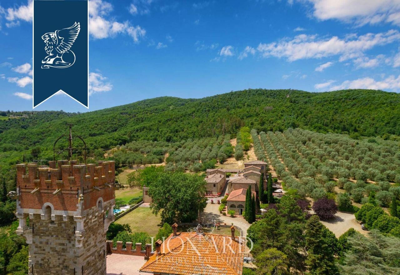 Farm in Arezzo, Italy, 1 500 m² - picture 7