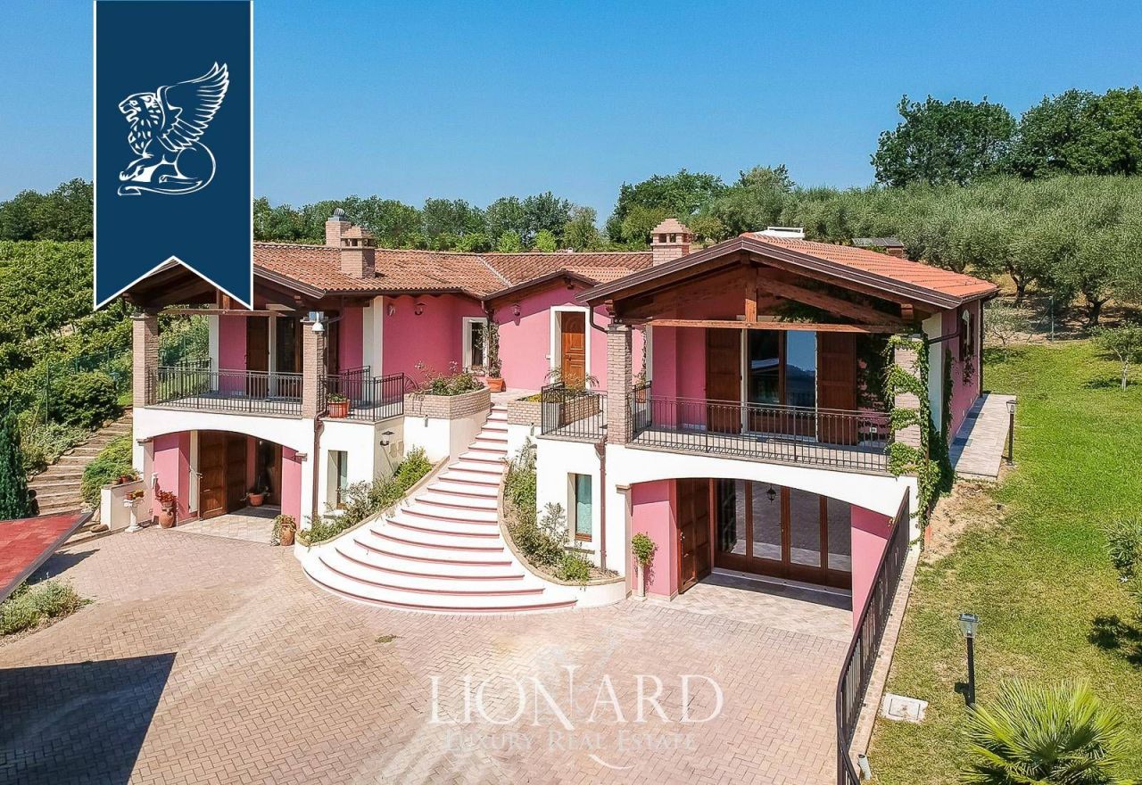 Farm in Fano, Italy, 600 m² - picture 6