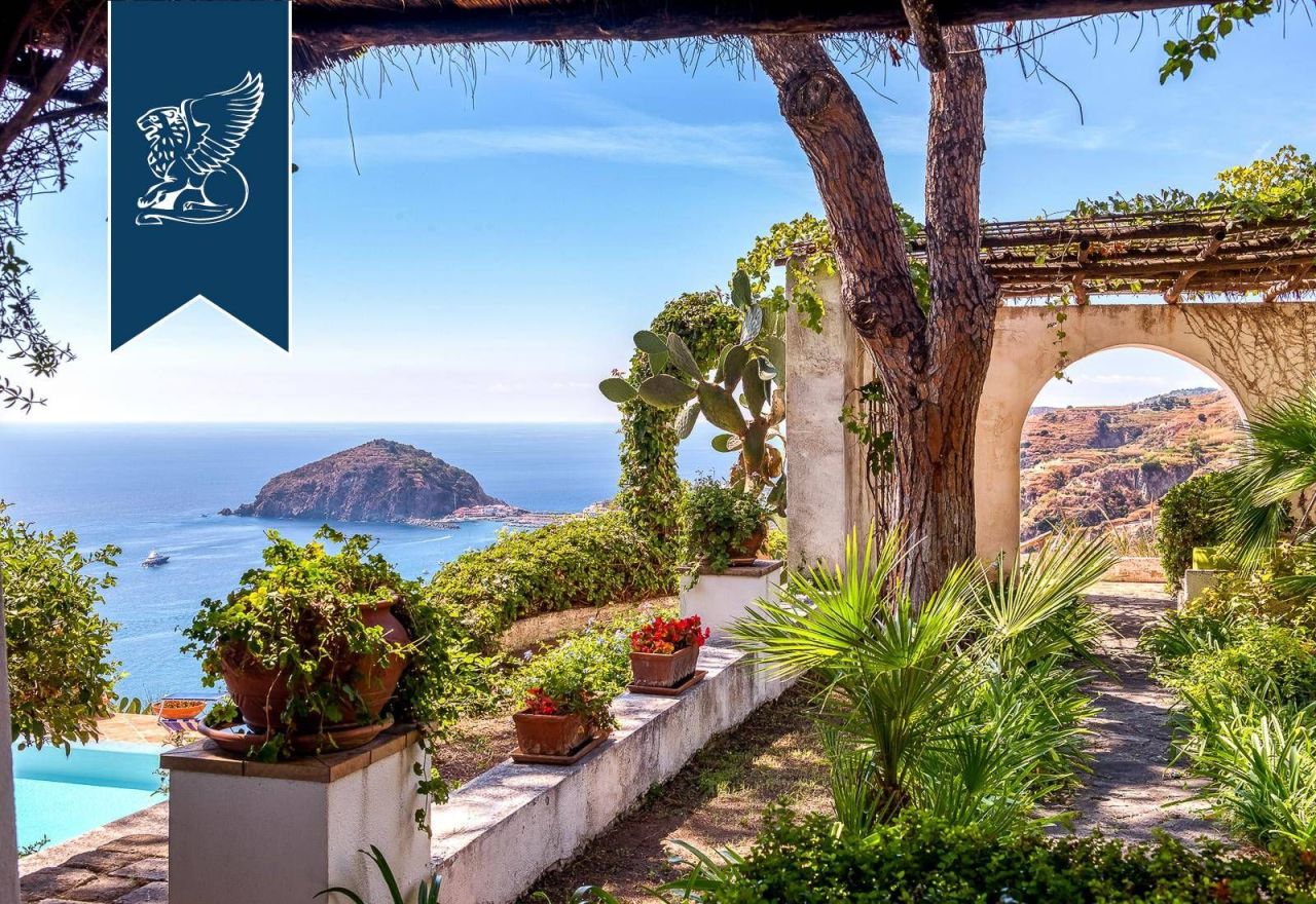 Villa in Naples, Italy, 250 m² - picture 6