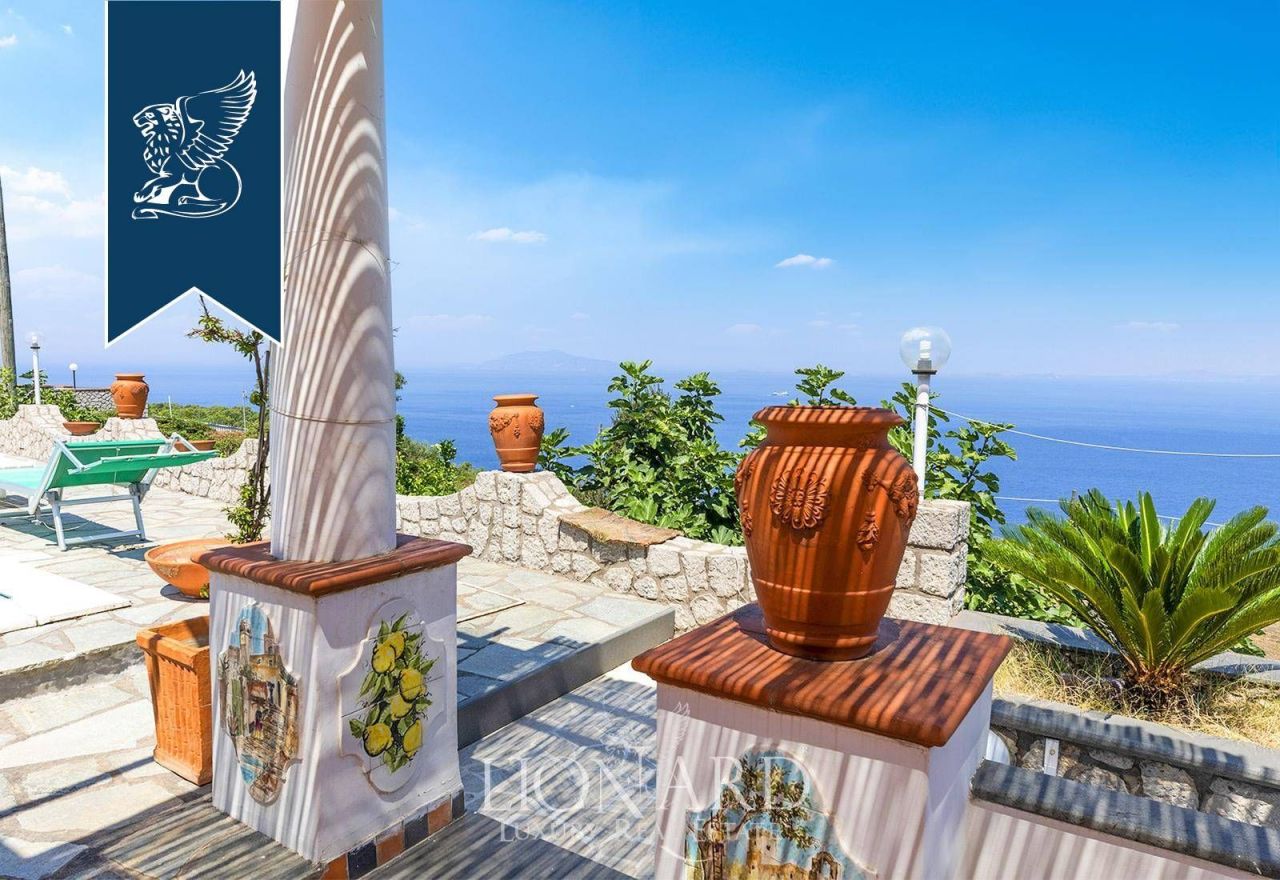 Villa en Nápoles, Italia, 300 m² - imagen 6