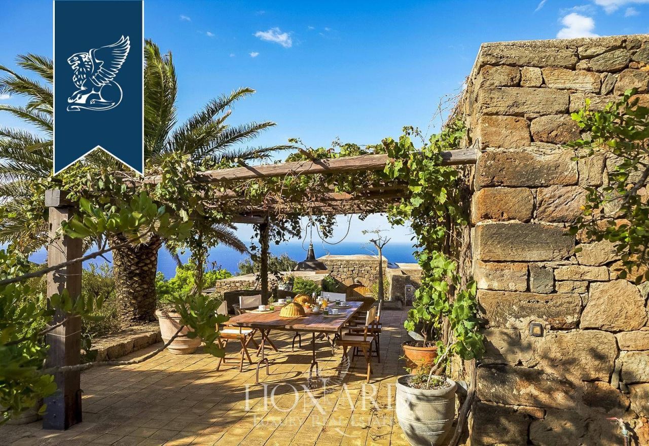 Farm on Pantelleria, Italy, 550 m² - picture 6