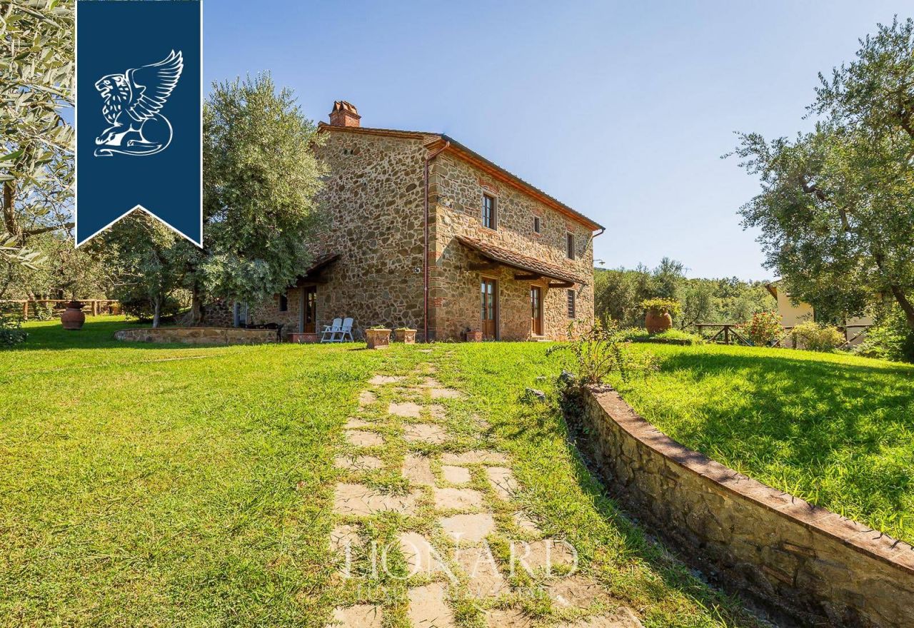 Farm in Pistoia, Italy, 1 800 m² - picture 6