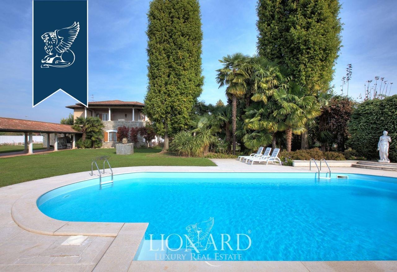 Villa in Brescia, Italy, 600 m² - picture 6